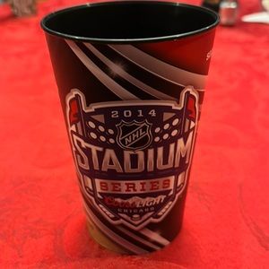 Very rare collectible 2014 NHL stadium series drink cup Blackhawks vs Penguins